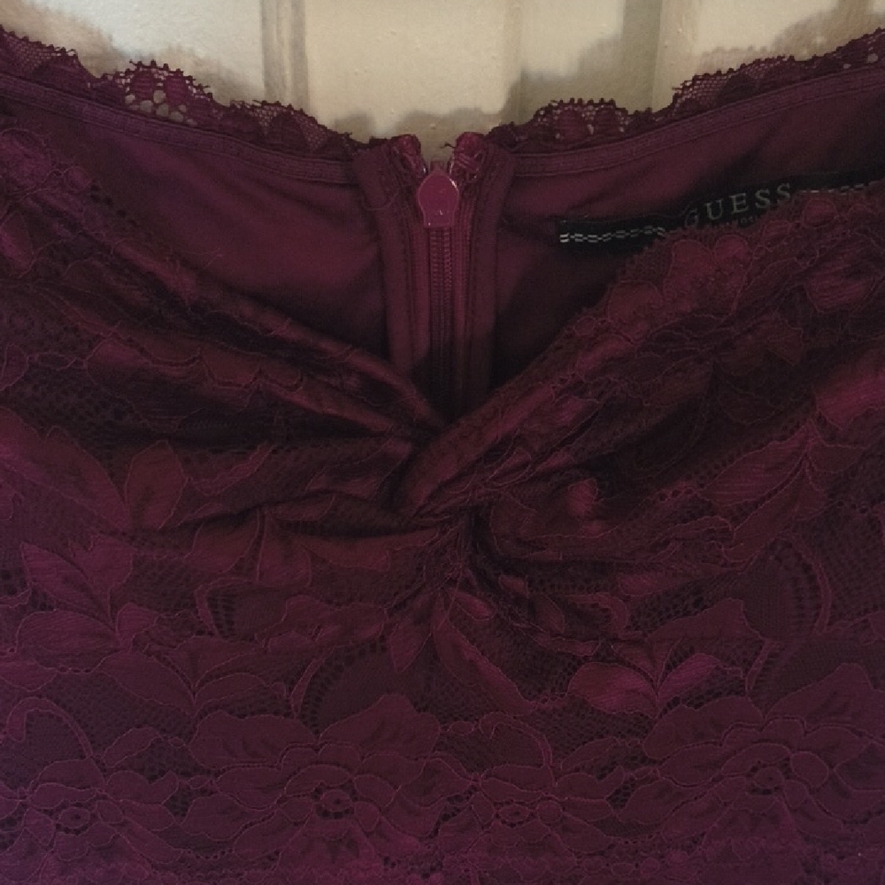 Guess Off-Shoulder Long Sleeve Lace Bodycon Dress in Burgundy - Picture 3 of 4